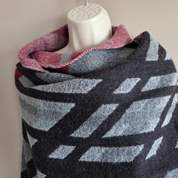 Gray black and red scarf/shawl. - Picture 2 of 9